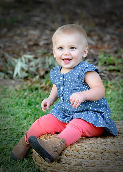 Christine's Pose 4 Me Photography Children Photographer Family Portraits - Glendora | Local Services | Logo