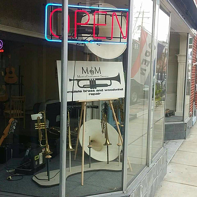 M & M Musical Instrument Service - New Market | Classes & Lessons | Logo