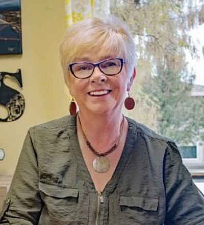 Susan Bond - Distinctive Properties - Kennewick | Realtors & Real Estate | Logo