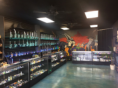 Wizard Hat Smoke Shop - Austin | Retail | Logo