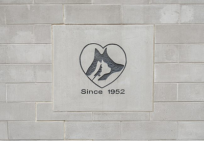 Blum Animal Hospital - Chicago | Pets | Logo
