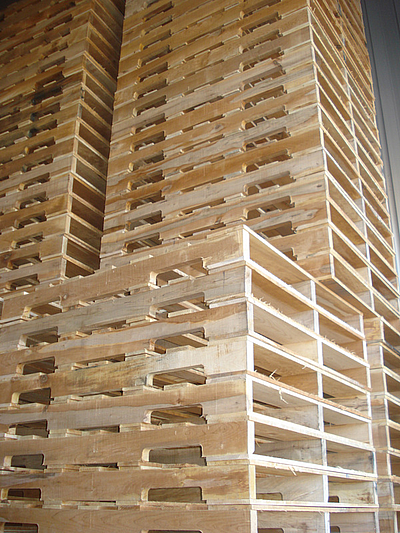 Manufacturers Pallet Disposal Inc. - Waupaca | Contractors & Supplies | Logo