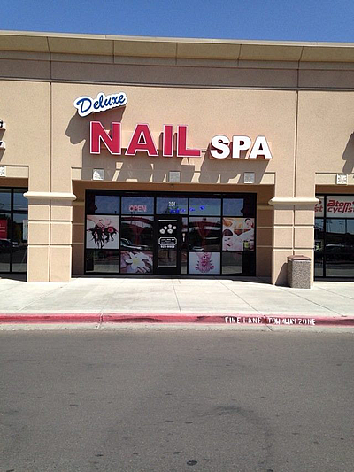 Deluxe Nail Spa - El Paso | Salons & Nails | Logo