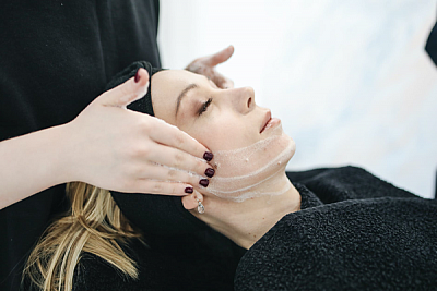 Skin and Body Care by Michaela - Sunriver | Beauty & Spas | Logo